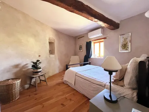 Timeless in Quillan:  Remodeled 4/5 person Auberge with terrace+plunge pool Các khách sạn ở Quillan