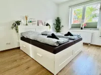 FeWo Palmtrees-Spacious 2.5 room apartment with balcony in the heart of the Ruhr area Hotels in Gladbeck