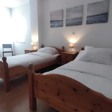 MuNo-Apartment | vacation apartment in Radebeul directly on the border to Dresden Отели в г. Радебойль