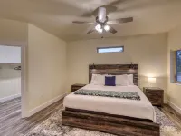 Black Hills Retreat-hardrocker Haven Hotels in Mount Rushmore UT