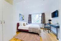 Family Serviced Apartment in Surrey Hotels in Claygate