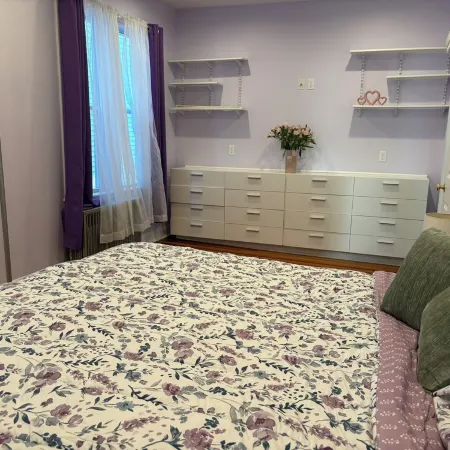 Spacious, serene, lovely, centrally located 2-bedroom home in Salem - sleeps 4