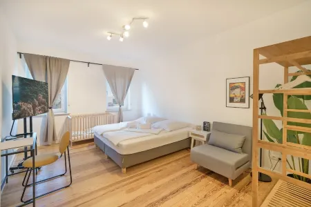 4+ +Parking Lot&Terrace | MA | Pfalz | A61 | Public Transportation