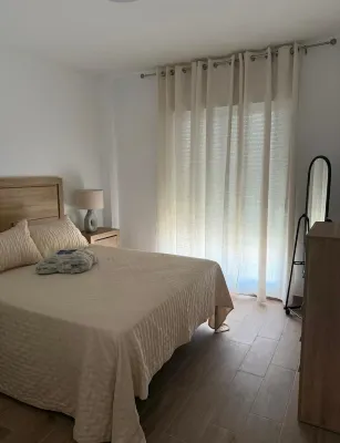 Spacious and luminous house, for families or groups. Hotel a Sierra Norte de Sevilla