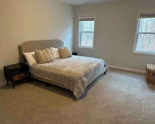 Lovely 4-bedroom home on a hill in Wake-Forest, With WiFi & air conditioning. Hotels in Wake Forest
