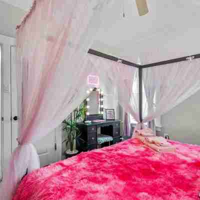 Barbie's Dreamhouse - Sleeps 6 Near Botanical Gardens & Tower Grove Park Rooms