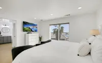 Palm Delight: Spacious 5-bedroom house with WiFi, EV charger in enjoyable Indio