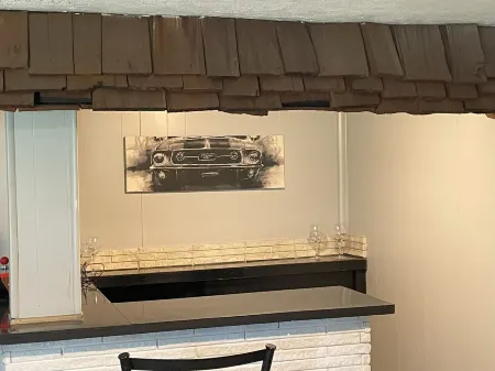 Sand Run Park Home Getaway Отели рядом с достопримечательностью «Публичная библиотека Акрон-Саммит Каунти»