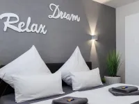 Exclusive 5-star Waldperle apartment Indoor pool, sauna, fantastic view Hotels in Schonach