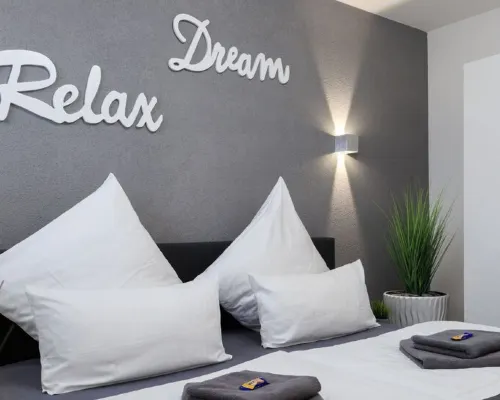 Exclusive 5-star Waldperle apartment Indoor pool, sauna, fantastic view Hotels in Schonach