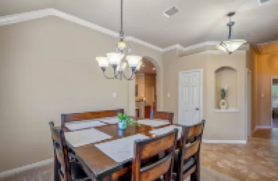 Woodlands Wonderland: Cozy 3-BRM Home