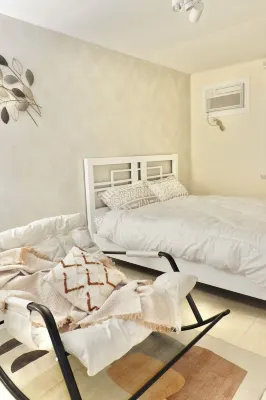 2-bedroom stylish house in peaceful San Pablo City with WiFi, AC & Full Kitchen