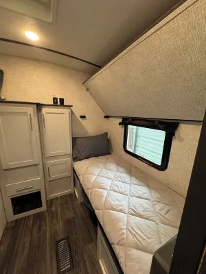 Private RV - WiFi, AC, Smart Fire TV - Near Sequoia & Kings Canyon NP - Sleeps 5