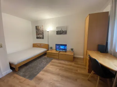 Business & Travel Apartment walking distance to city center Hotels in Westend