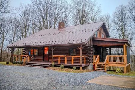 Cozy 4-bedroom cabin in Coudersport with View, Games, Fire Pit & Screen Porch