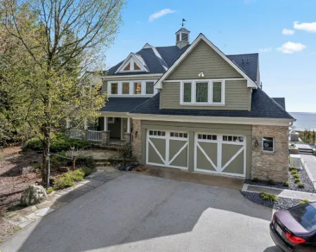 Stunning Luxury Home on the Sandy Beach Shores of Lake Michigan!! Hotels in Sevastopol