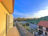 Pretty attic located in the municipality of Taormina 3.5 kilometers from the center. Hotels in Trappitello