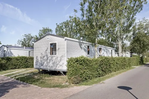 Compleet Ingericht Chalet op 400 m van Centrum en 1,7 km van het Strand Renesse