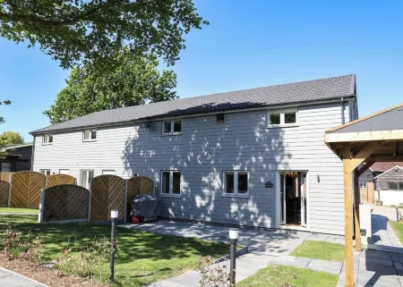 Bramley Suite - The Apple Barn at Hungarian Hall, Pettistree, Woodbridge Отели в г. Вудбридж