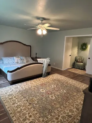 3Bedroom and Loft Countryside Dr Home Minutes from Pitt State and Local Eateries Hotels near Jaycee Ballpark