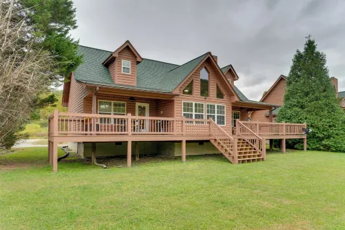 Hiawassee Riverfront Cabin 7 Mi to Lake Chatuge! - WiFi