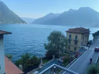 Charming 2-bedroom apartment with WiFi, AC in quaint Colonno Colonno 호텔