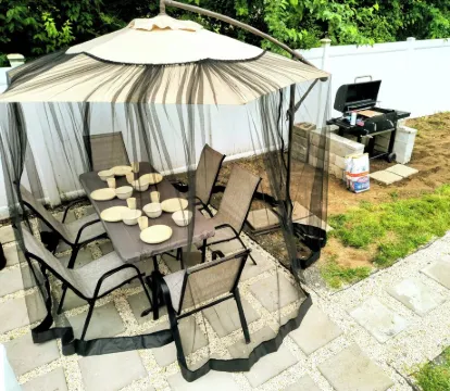 POOL + OUTDOOR MOVIES + FIRE PIT Paradise - Minutes to Beach