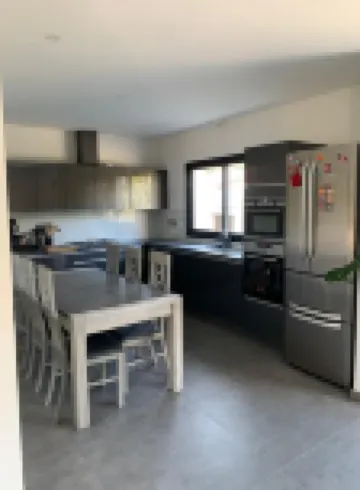 4-bedroom villa with pool - Montarnaud (34) - Families only Hotels in Montarnaud