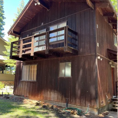 Vintage 4-bedroom cabin in Lake Almanor West with WiFi