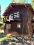 Vintage 4-bedroom cabin in Lake Almanor West with WiFi