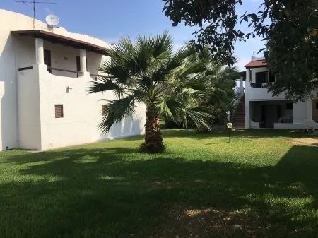 THE BLACK SANDS is a 2-room apartment in the middle of the 2 beaches of Vulcano