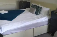 gourock blissful apartment with 3 bedrooms - internet