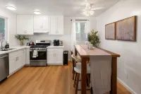 New Lux and Cozy MTV Downtown Traveler's Dream Home - 3-Star