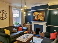 Spacious & Stylish Pet-Friendly Home – Perfect for Short or Long Stays Hotels in Kidderminster