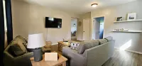 Thunder Bay Retreat, beautiful property with trails. Close to all anemnities.