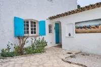 Villa with swimming pool walking distance from the beach