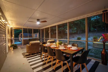 7BR Massanutten Home with Hot Tub, Sauna, and Game Room. Sleeps 18!