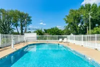 Americas Best Value Inn and Suites Siloam Springs - Swimmingpools