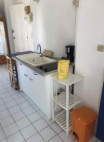 Charming studio with sea view and 2 steps from Ste Anne beach