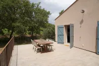 Vacation in the vineyard: House for 6 with swimming pool