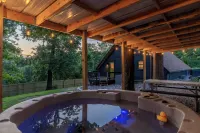 Modern A-Frame Cottage • Hot Tub • Beaver Lake Retreat