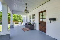 Main Street Home 1 Mile to Callaway Gardens - parking