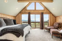 Western Ranch for Weddings, Retreats, Reunions. Sleeps 30 in Two Lodging Units,