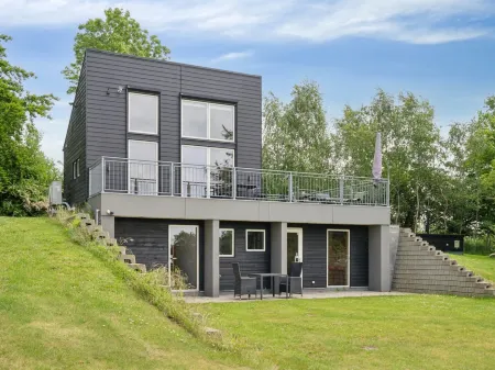 "Harka" - 100m to the Fjord