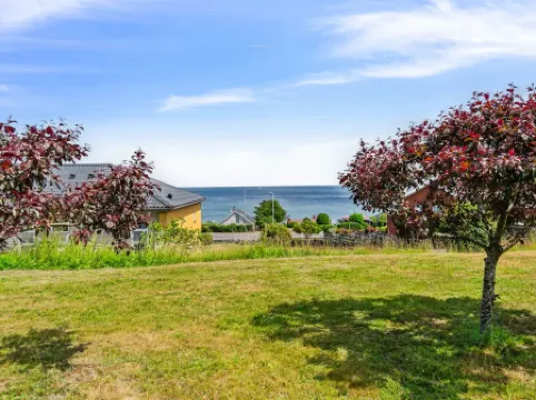 "Feodora" - 100m from the Sea