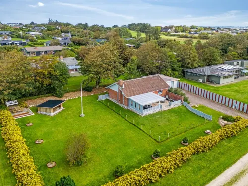 "Tuki" - 700m to the Fjord Hotels in Struer