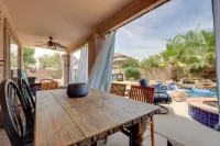 Maricopa Desert Oasis: Fenced Yard w/ Hot Tub Hotel di Maricopa