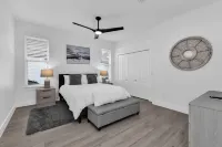 WOW! Luxury Punta Gorda waterfront home; HEATED POOL, golf community; WOW factor - balcony