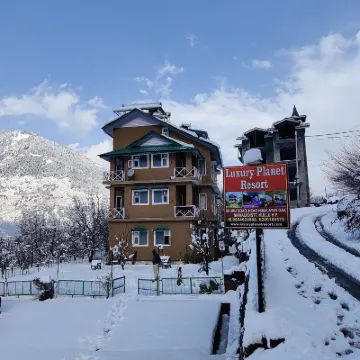 Luxury Planet Resort Manali Hotels near Igloo stay sethan