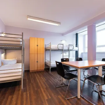 Industriepalast Hostel & Hotel Berlin - Friedrichshain Hotels in der Nähe von East Side Gallery